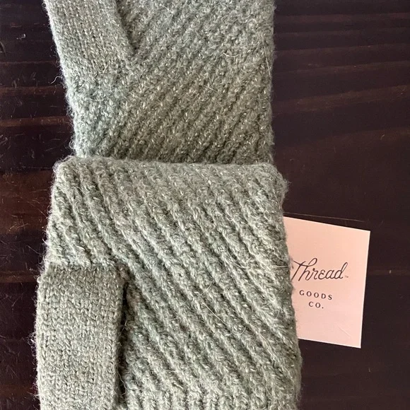 NWT Fingerless Mittens - Picture 2 of 3